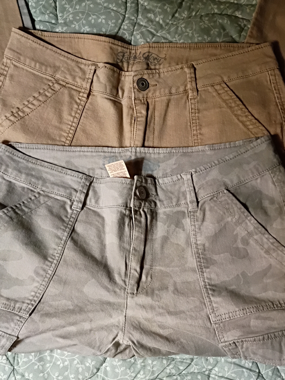 2 Pair Women's Faded Glory Beige and Light Gray Camouflage Pants Soft Stretchy